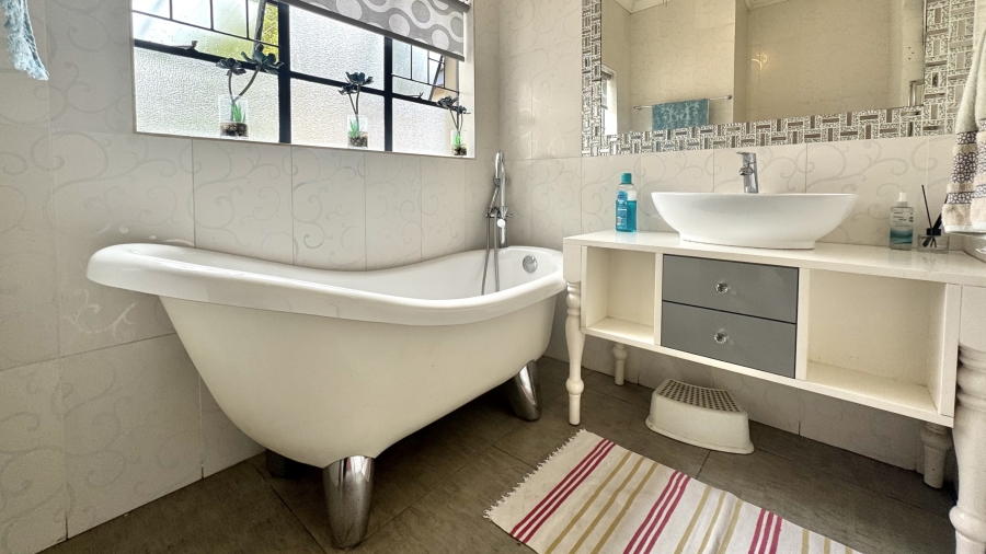 4 Bedroom Property for Sale in Monument Park Gauteng