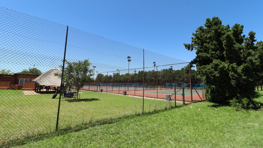 2 Bedroom Property for Sale in Elarduspark Ext 3 Gauteng