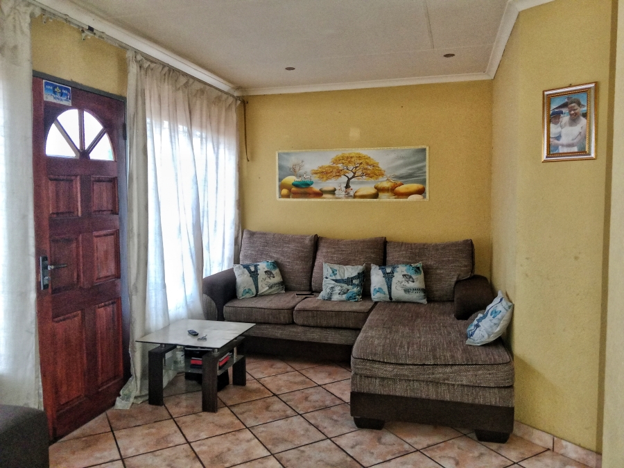 To Let 3 Bedroom Property for Rent in Danville Gauteng