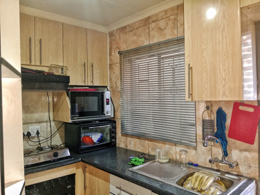 To Let 3 Bedroom Property for Rent in Danville Gauteng