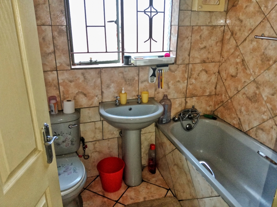 To Let 3 Bedroom Property for Rent in Danville Gauteng