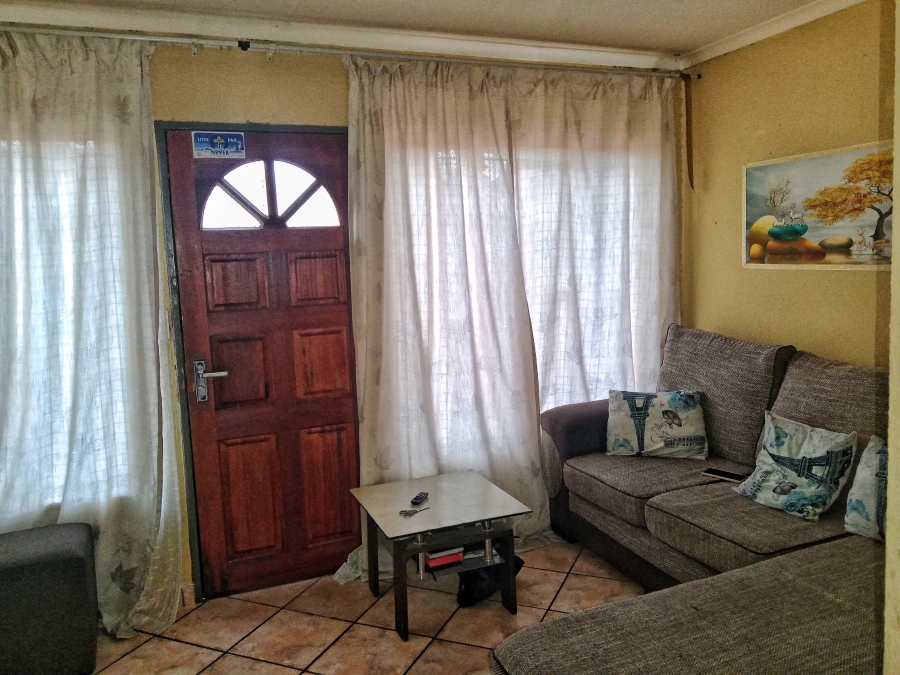 To Let 3 Bedroom Property for Rent in Danville Gauteng