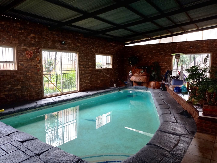4 Bedroom Property for Sale in Tileba Gauteng