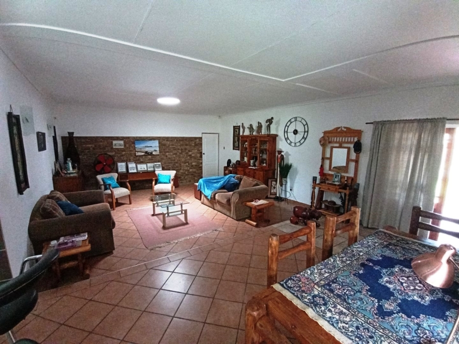 4 Bedroom Property for Sale in Tileba Gauteng