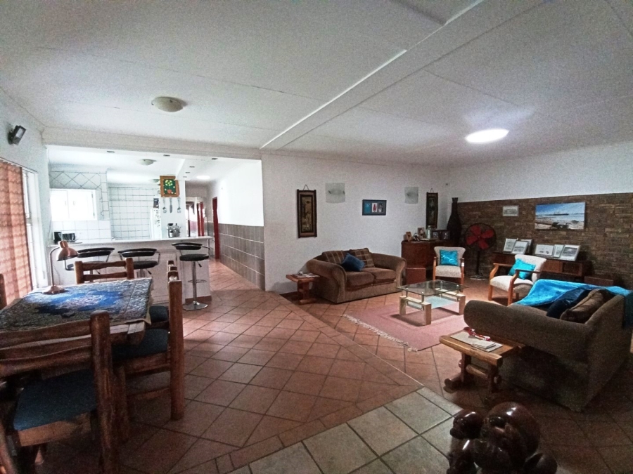 4 Bedroom Property for Sale in Tileba Gauteng