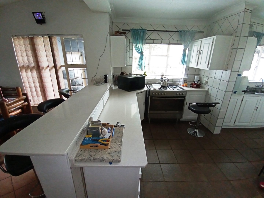 4 Bedroom Property for Sale in Tileba Gauteng