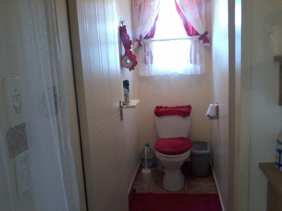 1 Bedroom Property for Sale in Dorandia Gauteng