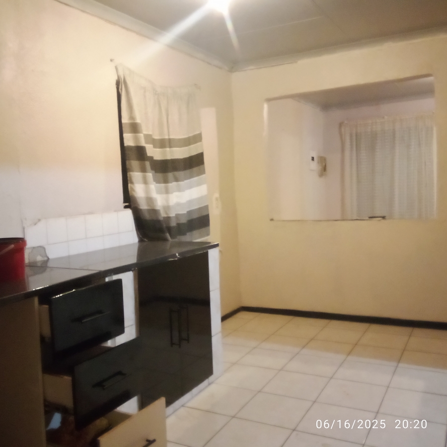 To Let 2 Bedroom Property for Rent in Lawley Gauteng