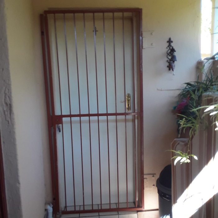 To Let 1 Bedroom Property for Rent in Bromhof Gauteng
