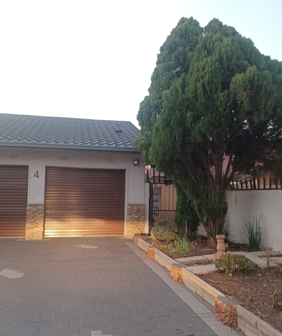 To Let 1 Bedroom Property for Rent in Freeway Park Gauteng