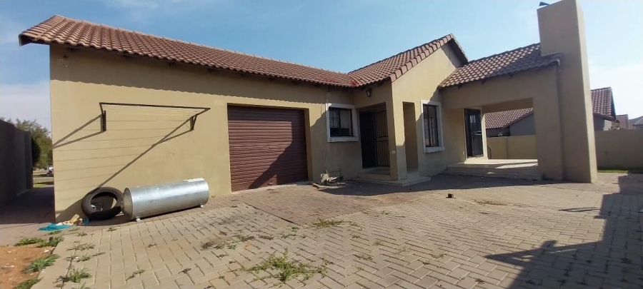 3 Bedroom Property for Sale in Thatchfield Hills Gauteng