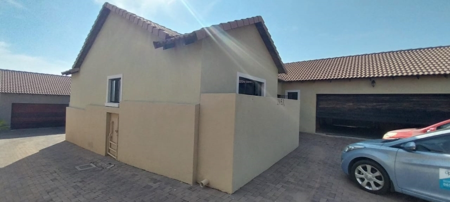 3 Bedroom Property for Sale in Thatchfield Hills Gauteng