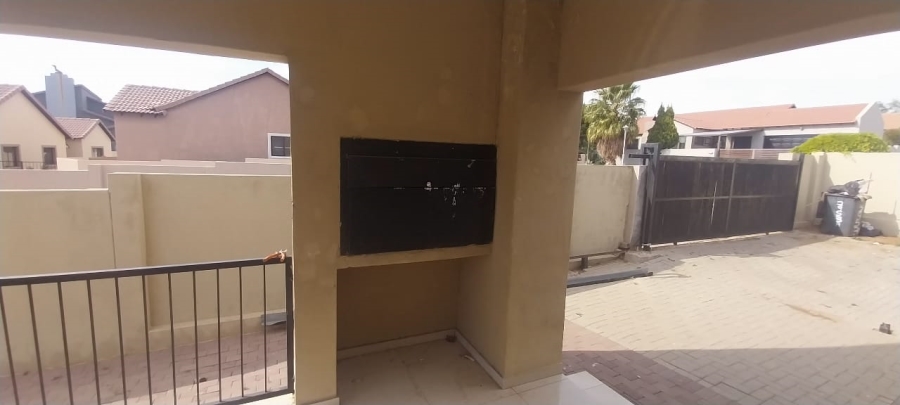 3 Bedroom Property for Sale in Thatchfield Hills Gauteng