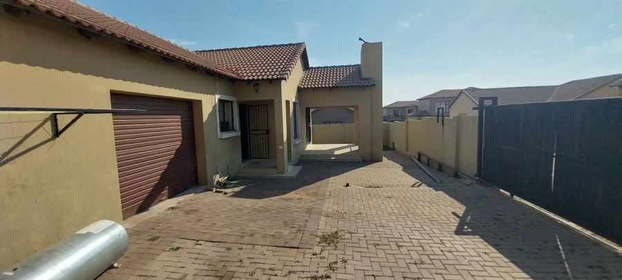 3 Bedroom Property for Sale in Thatchfield Hills Gauteng