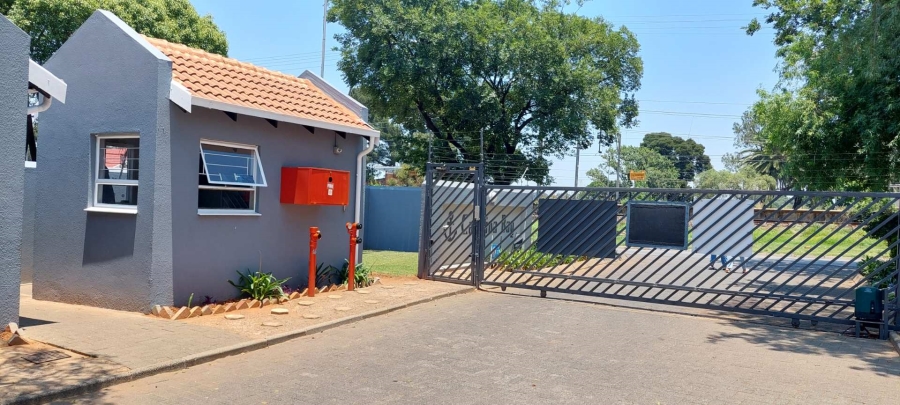 2 Bedroom Property for Sale in Airport Park Gauteng