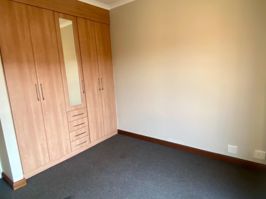 To Let 3 Bedroom Property for Rent in Lakefield Gauteng