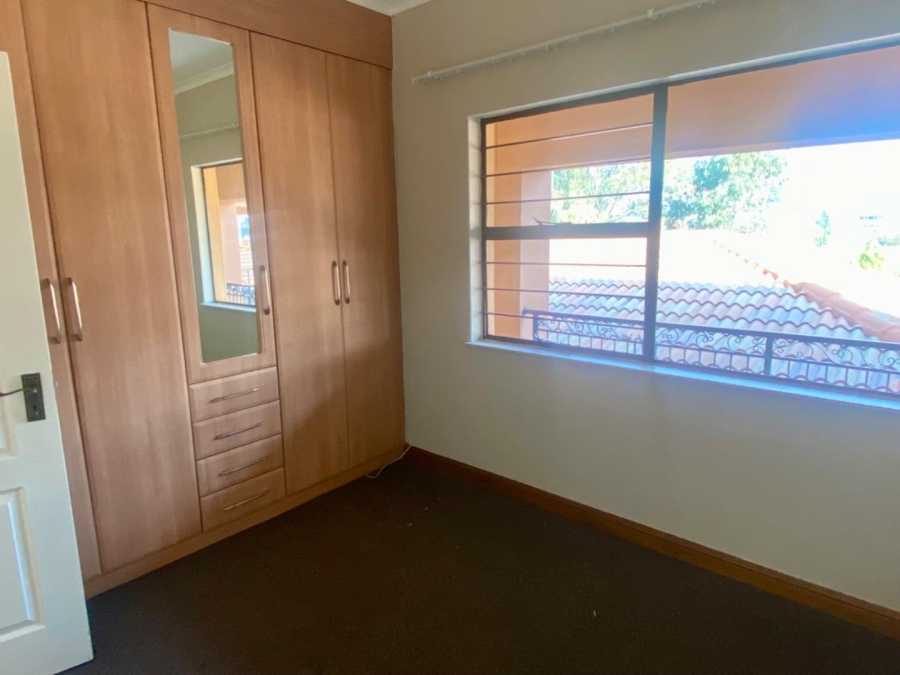 To Let 3 Bedroom Property for Rent in Lakefield Gauteng