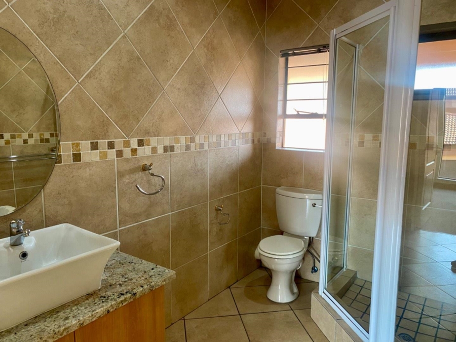 To Let 3 Bedroom Property for Rent in Lakefield Gauteng