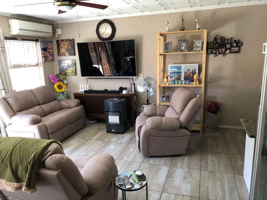 To Let 3 Bedroom Property for Rent in Buccleuch Gauteng