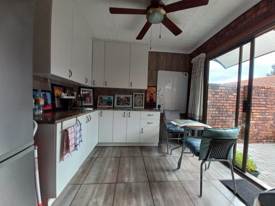 To Let 3 Bedroom Property for Rent in Buccleuch Gauteng