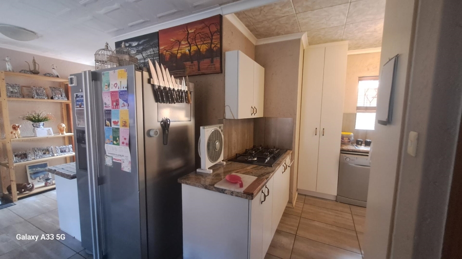 To Let 3 Bedroom Property for Rent in Buccleuch Gauteng
