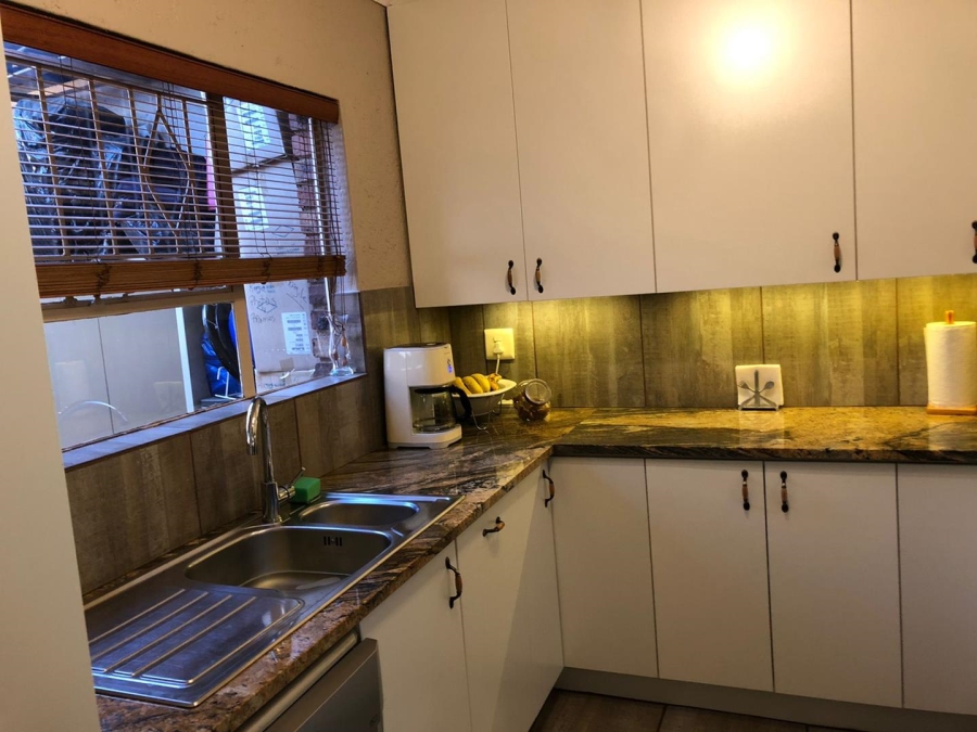 To Let 3 Bedroom Property for Rent in Buccleuch Gauteng