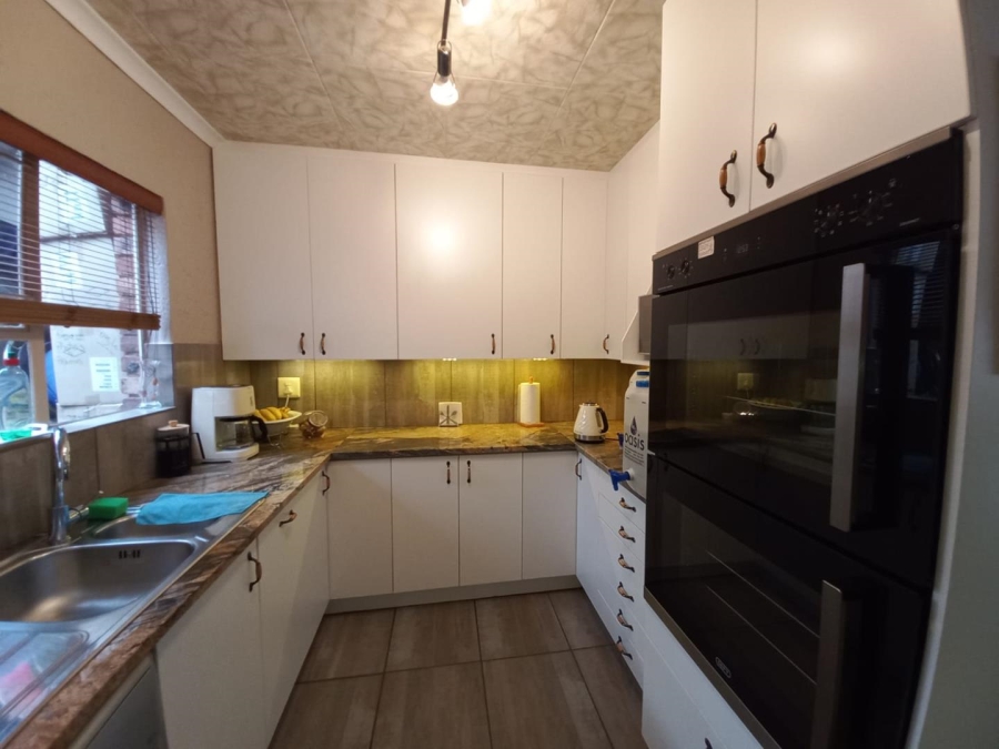 To Let 3 Bedroom Property for Rent in Buccleuch Gauteng