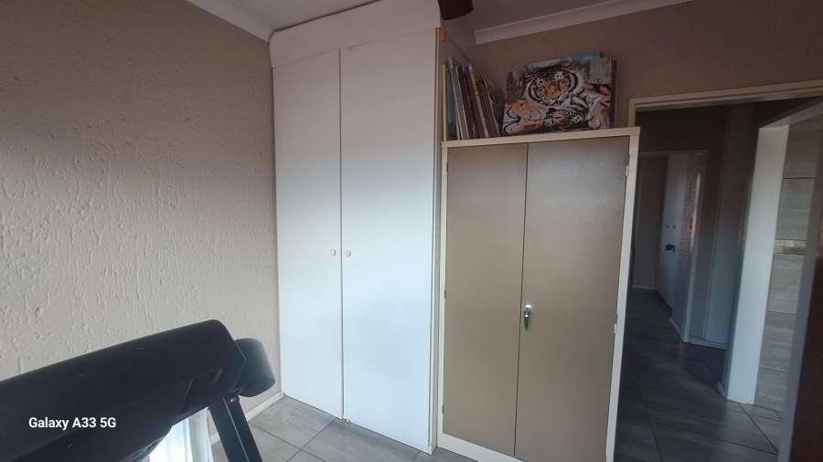 To Let 3 Bedroom Property for Rent in Buccleuch Gauteng