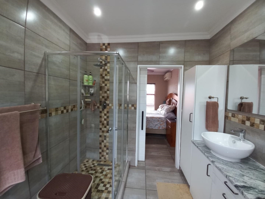 To Let 3 Bedroom Property for Rent in Buccleuch Gauteng