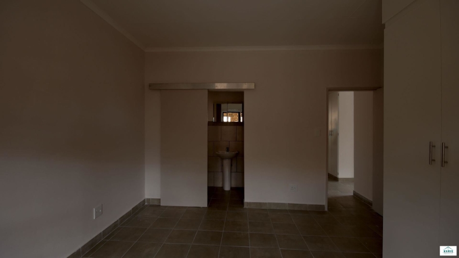 To Let 2 Bedroom Property for Rent in Wierdapark Gauteng