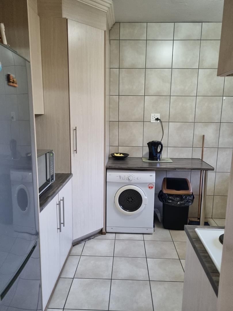 2 Bedroom Property for Sale in Linmeyer Gauteng
