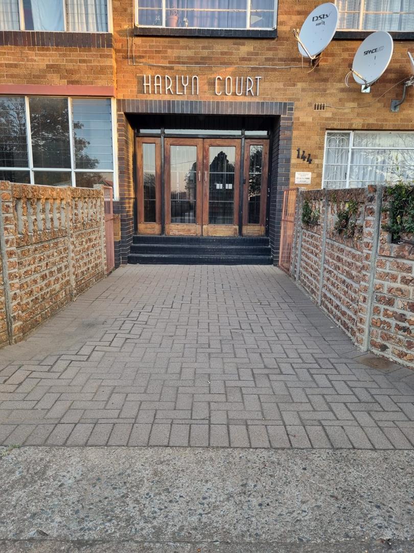 2 Bedroom Property for Sale in Linmeyer Gauteng