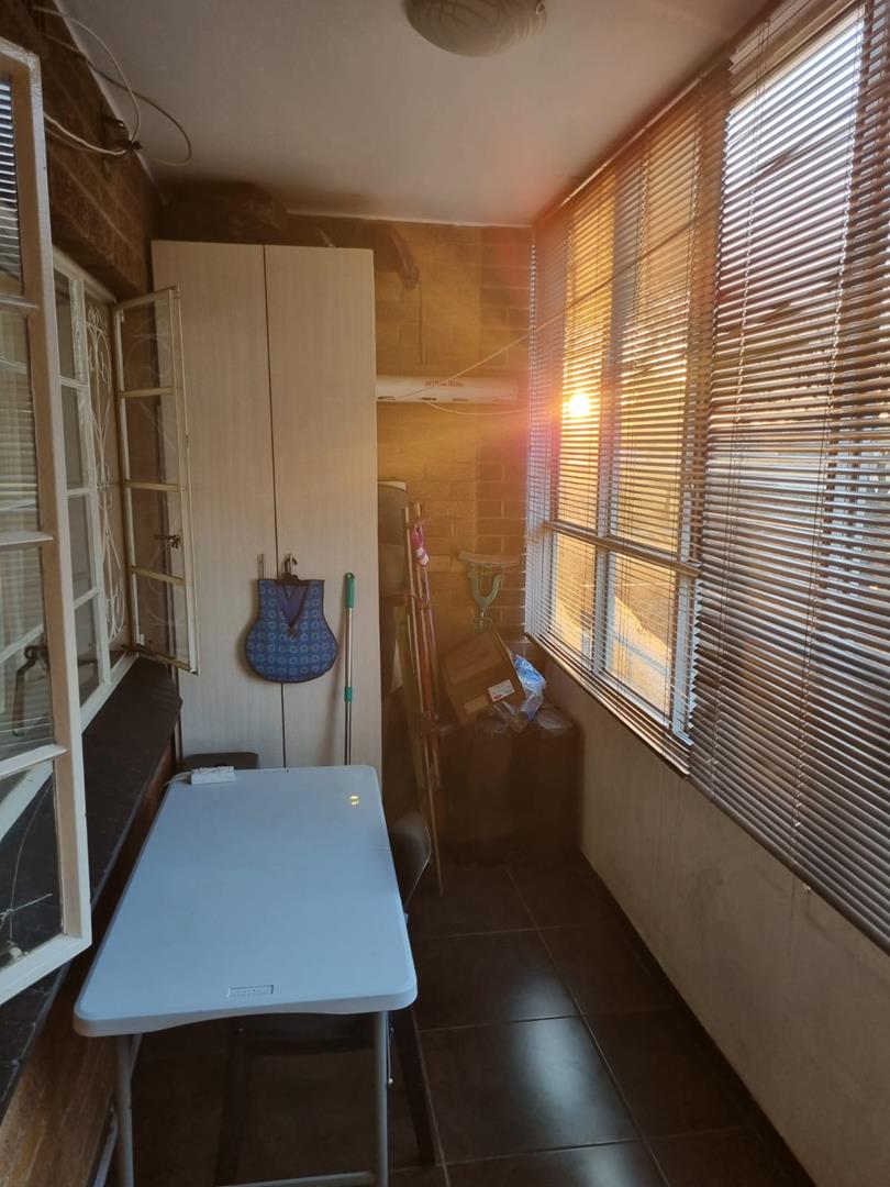 2 Bedroom Property for Sale in Linmeyer Gauteng