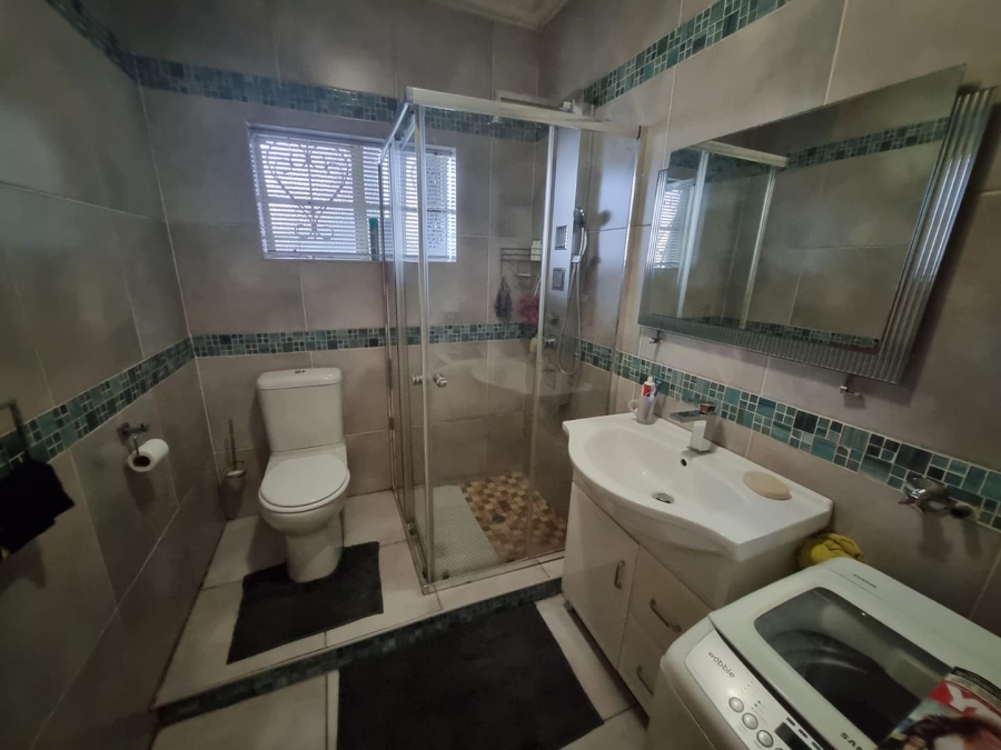 2 Bedroom Property for Sale in Linmeyer Gauteng