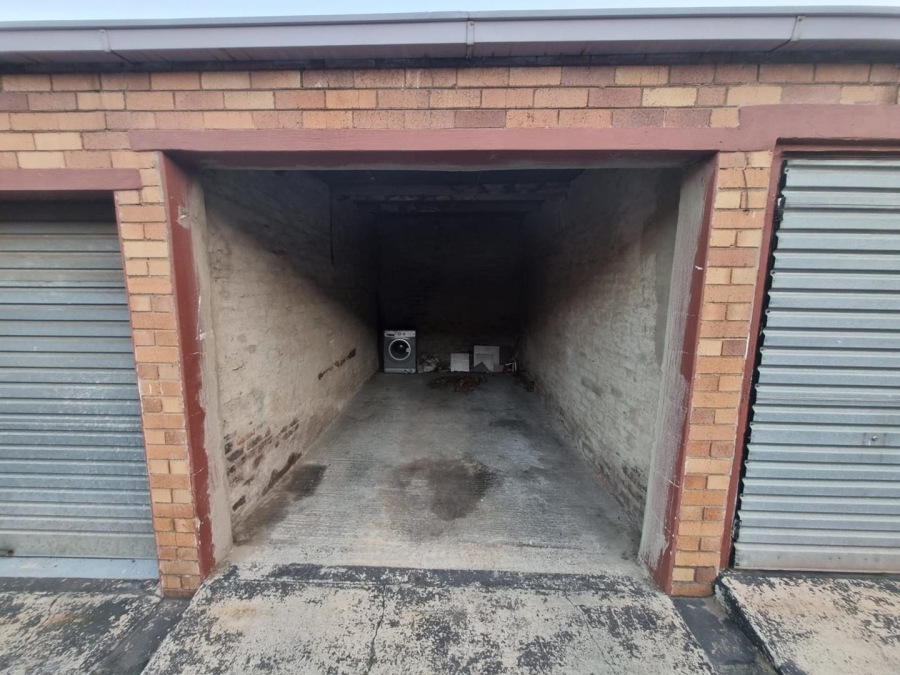 2 Bedroom Property for Sale in Linmeyer Gauteng