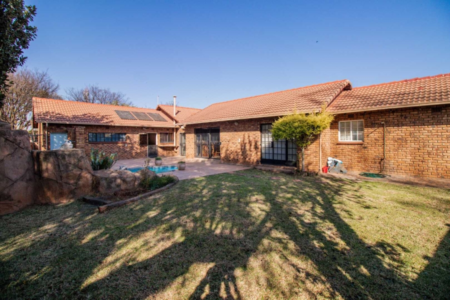 4 Bedroom Property for Sale in Dersley Gauteng