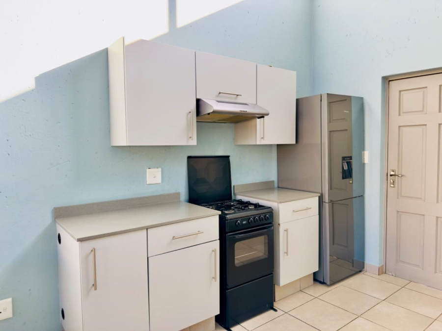 To Let 2 Bedroom Property for Rent in Fourways Gauteng