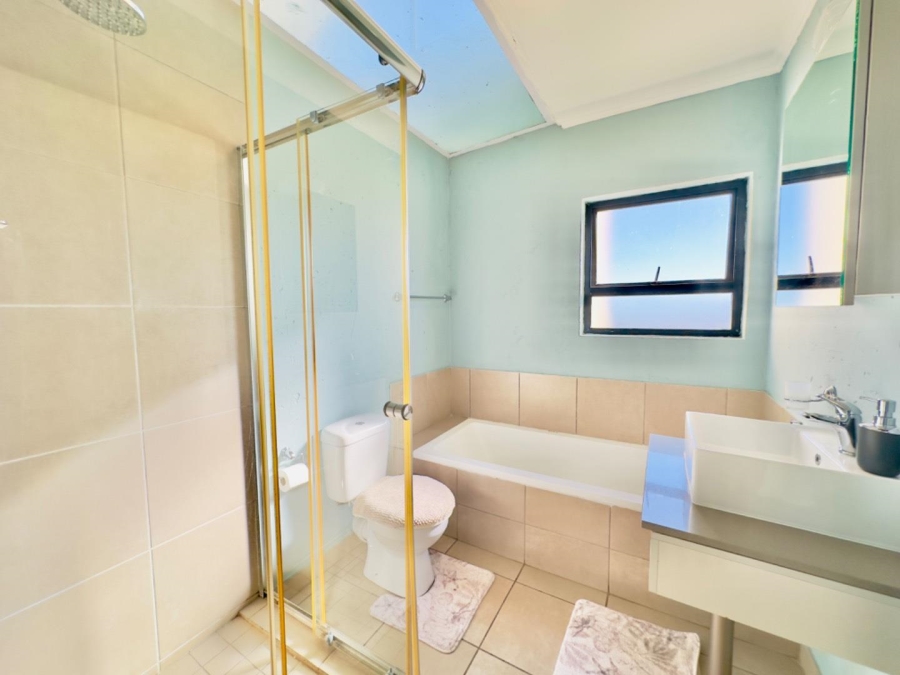 To Let 2 Bedroom Property for Rent in Fourways Gauteng