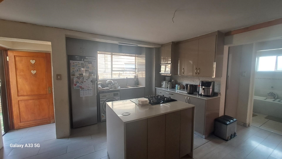 To Let 3 Bedroom Property for Rent in Buccleuch Gauteng