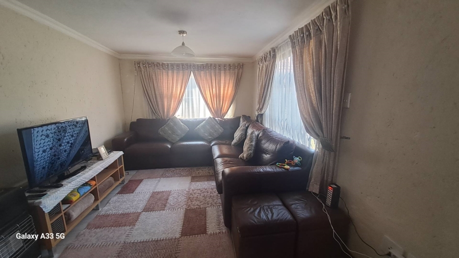 To Let 3 Bedroom Property for Rent in Buccleuch Gauteng