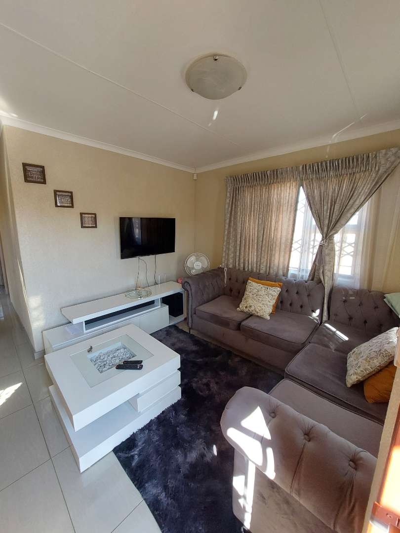 3 Bedroom Property for Sale in Soshanguve UU Gauteng