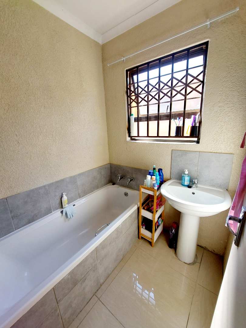 3 Bedroom Property for Sale in Soshanguve UU Gauteng