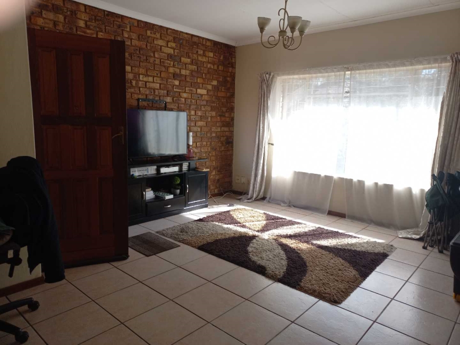 2 Bedroom Property for Sale in Zwartkop Gauteng