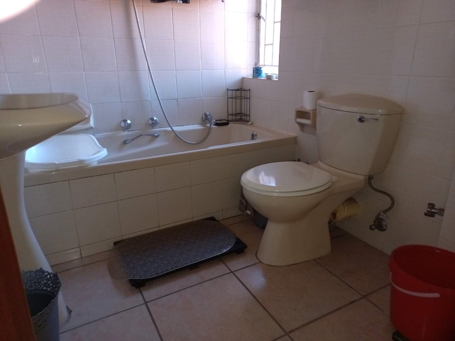 2 Bedroom Property for Sale in Zwartkop Gauteng