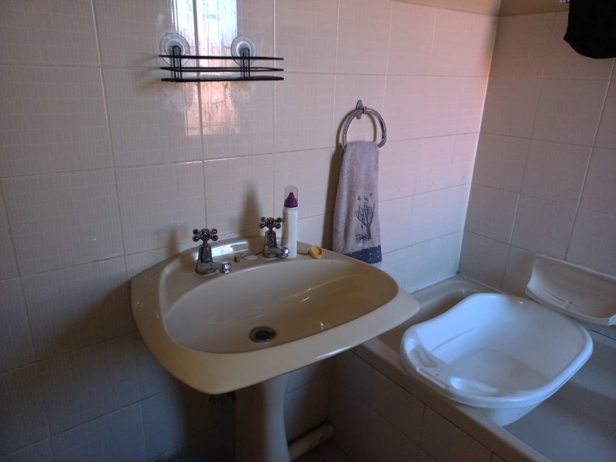 2 Bedroom Property for Sale in Zwartkop Gauteng