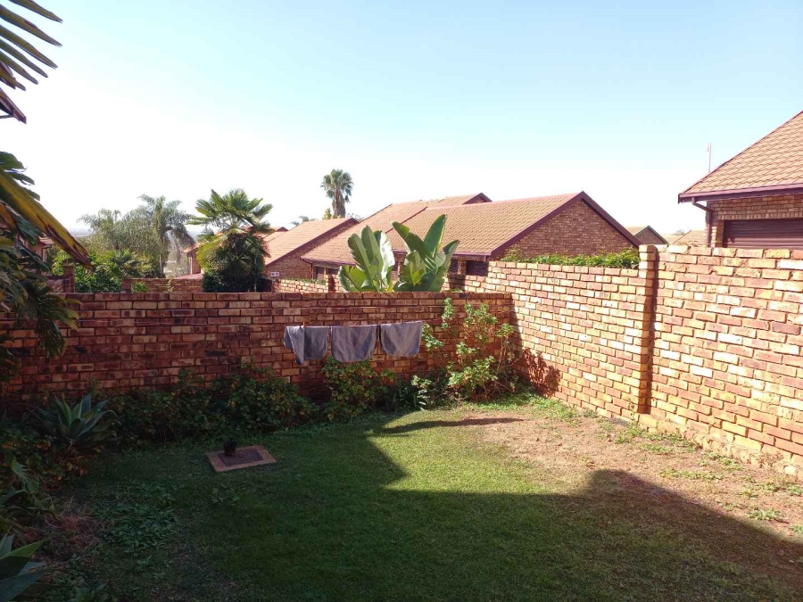 2 Bedroom Property for Sale in Zwartkop Gauteng