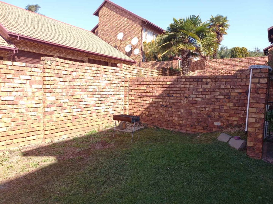 2 Bedroom Property for Sale in Zwartkop Gauteng