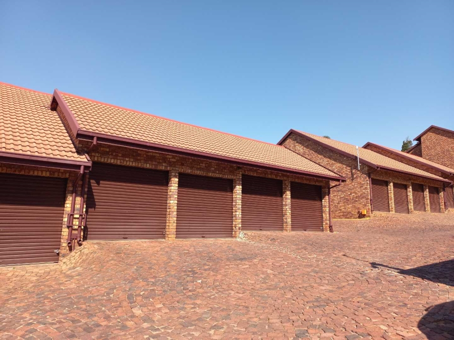2 Bedroom Property for Sale in Zwartkop Gauteng