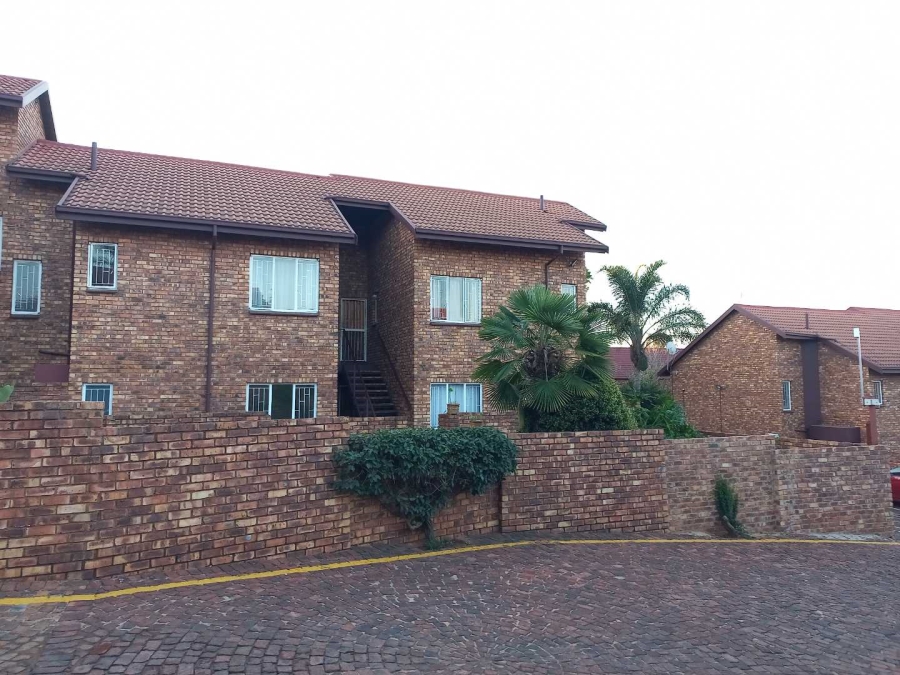 2 Bedroom Property for Sale in Zwartkop Gauteng