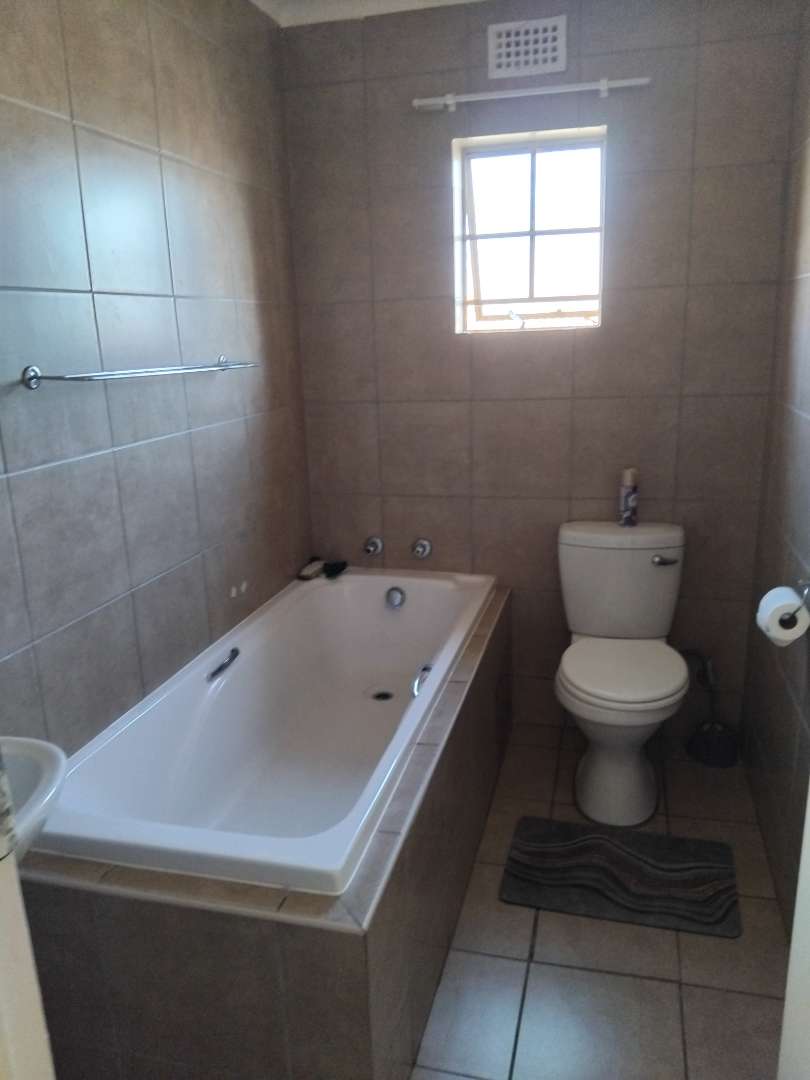 3 Bedroom Property for Sale in Olievenhoutbosch Gauteng